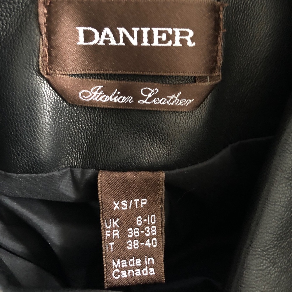 Leather jacket - Picture 2 of 5